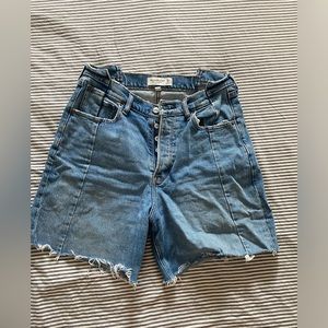 Abercrombie curve love dad shorts with a 7 inch inseam, size 29/8